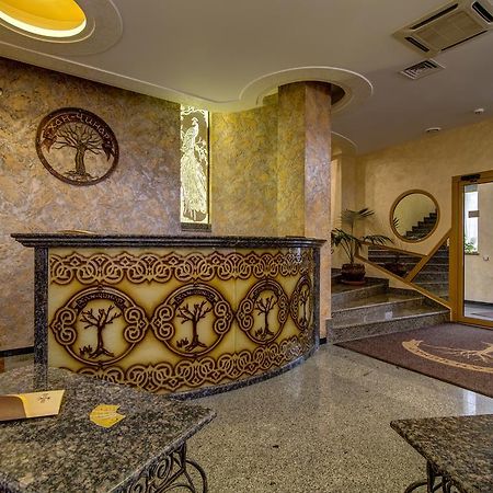 Khan-Chinar Hotel Dnipro Exterior foto